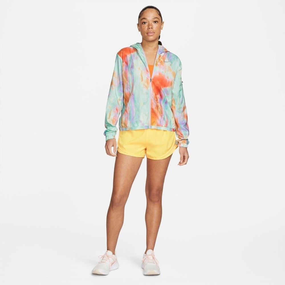 Nike Women's Lightweight Packable Full Zip Running Jacket - Picture 3 of 13